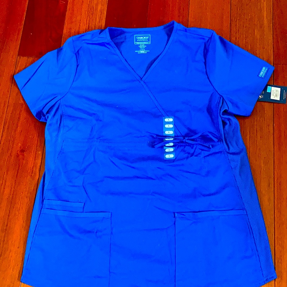 Maternity scrub top